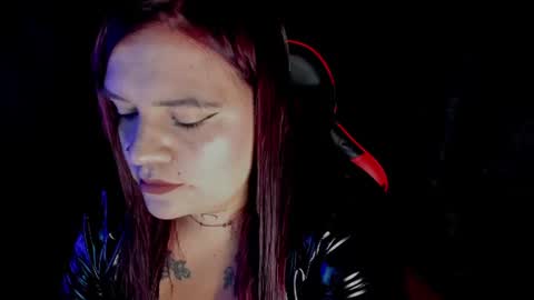 Snapshot of moon_dark520 chatting on 06-12-26, 02:54 Lilith online show from 06-12-26, 02:54