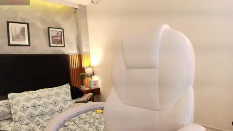 Sarah online show from 03-01-25, 02:04