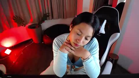 Snapshot of moon_ligth_sex chatting on 10-28-25, 01:14 moon_ligth_sex online show from 10-28-25, 01:14