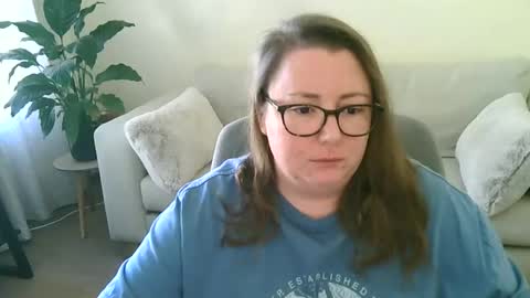 Moon Petal online show from 10-22-25, 08:36