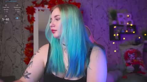 Emilia online show from 09-21-25, 09:11