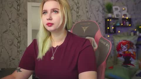 Snapshot of moon_valkyriie chatting on 02-26-26, 09:30 Emilia online show from 02-26-26, 09:30