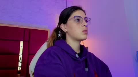 Snapshot of moon_winy chatting on 04-29-26, 11:25 Winy online show from 04-29-26, 11:25