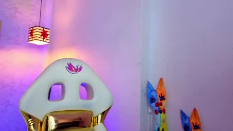 Snapshot of moon_winy chatting on 05-08-26, 11:15 Winy online show from 05-08-26, 11:15