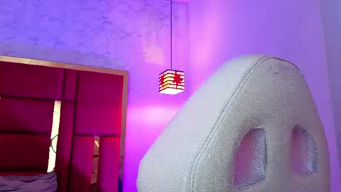 Snapshot of moon_winy chatting on 06-11-26, 11:41 Winy online show from 06-11-26, 11:41