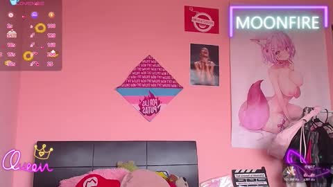 Snapshot of moonfiredance chatting on 02-24-26, 01:20 Nicky online show from 02-24-26, 01:20