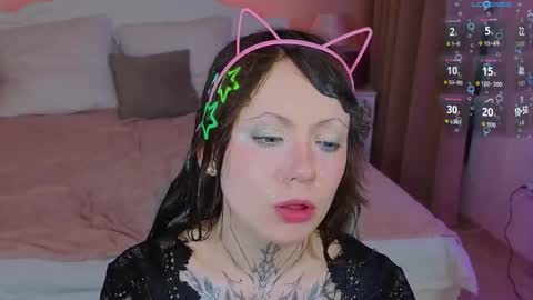 Snapshot of moonhaze_ chatting on 04-25-26, 01:41 Erica online show from 04-25-26, 01:41