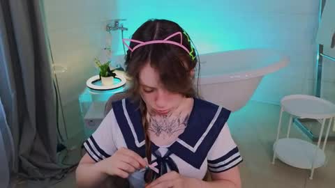 Snapshot of moonhaze_ chatting on 06-07-26, 10:52 Erica online show from 06-07-26, 10:52