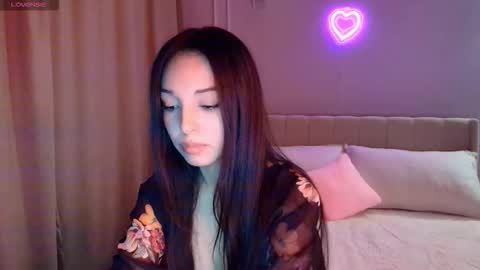 Snapshot of mooniejin chatting on 11-24-25, 03:01 Mia online show from 11-24-25, 03:01