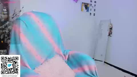 Snapshot of moonlady_ chatting on 09-11-25, 11:49 MOON  online show from 09-11-25, 11:49