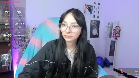 Snapshot of moonlady_ chatting on 12-14-25, 04:18 MOON online show from 12-14-25, 04:18