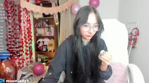 Snapshot of moonlady_ chatting on 06-27-26, 03:22 MOON online show from 06-27-26, 03:22