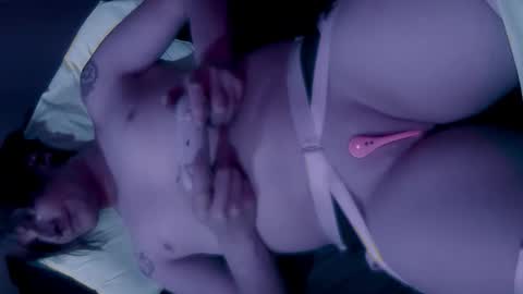 Snapshot of moonless_joy chatting on 11-09-25, 01:37 Moonless online show from 11-09-25, 01:37