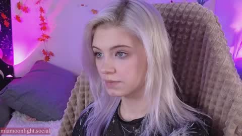 Mia   online show from 12-04-24, 05:22