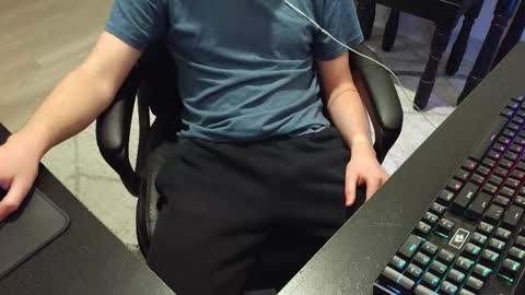 Snapshot of moonlighter7 chatting on 11-10-25, 01:37 moonlighter7 online show from 11-10-25, 01:37