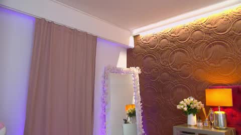 moonligt_iris online show from 10-09-25, 06:00