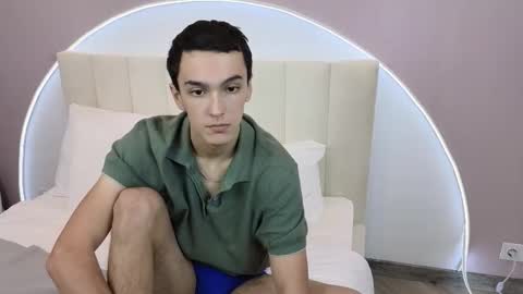 Snapshot of moonlinskinn chatting on 11-24-25, 08:03 Stan online show from 11-24-25, 08:03