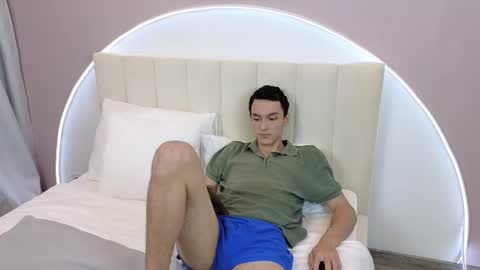 Snapshot of moonlinskinn chatting on 11-25-25, 08:03 Stan online show from 11-25-25, 08:03