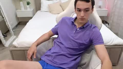 Snapshot of moonlinskinn chatting on 11-27-25, 08:05 Stan online show from 11-27-25, 08:05