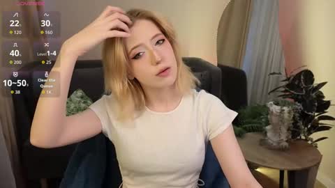 Asuna online show from 04-18-26, 01:37