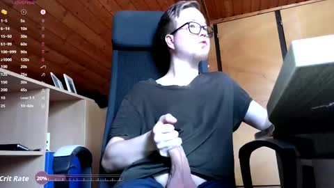 Snapshot of moonsexguy chatting on 06-10-26, 03:11 Flo online show from 06-10-26, 03:11