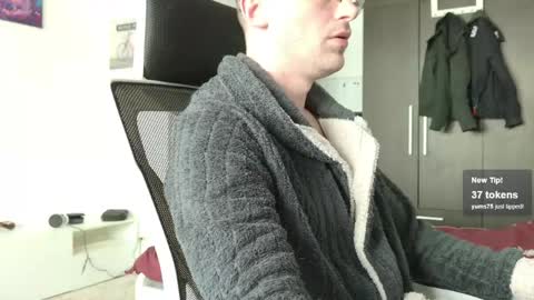 Snapshot of moonsire chatting on 05-04-26, 11:50 Moonsire online show from 05-04-26, 11:50