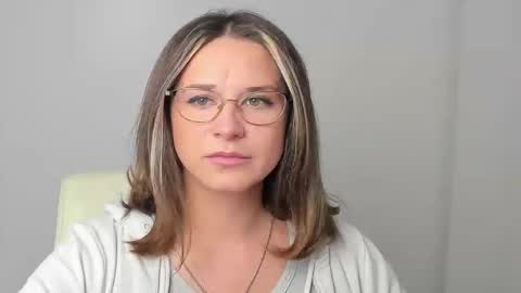 Snapshot of moonsusanna chatting on 11-24-25, 12:16 Susanna online show from 11-24-25, 12:16