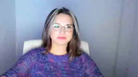 Snapshot of moonsusanna chatting on 11-25-25, 12:16 Susanna online show from 11-25-25, 12:16