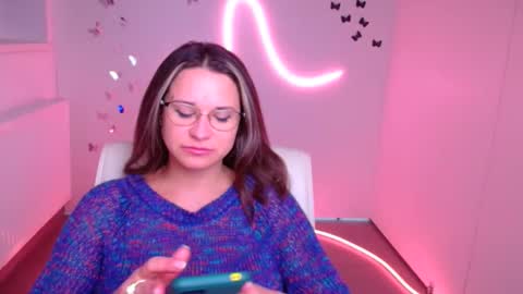 Snapshot of moonsusanna chatting on 12-01-25, 06:18 Susanna online show from 12-01-25, 06:18