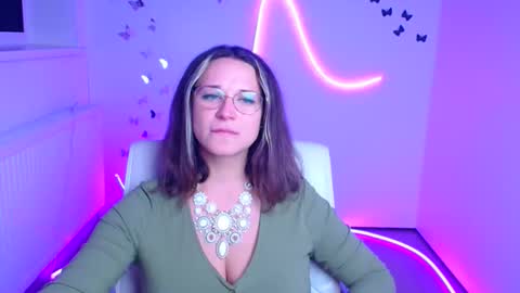 Susanna online show from 12-19-25, 06:37