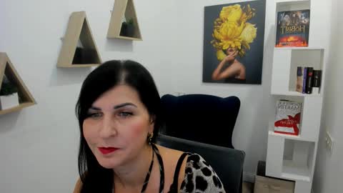 Ask me  online show from 11-08-25, 04:12