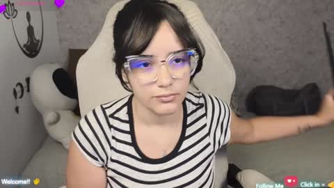 Snapshot of moonwoman_ chatting on 01-21-25, 03:26 Moon Woman online show from 01-21-25, 03:26