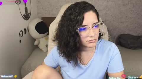 Snapshot of moonwoman_ chatting on 01-23-25, 05:56 Moon Woman online show from 01-23-25, 05:56