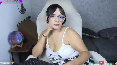 Snapshot of moonwoman_ chatting on 02-10-25, 06:31 Moon Woman online show from 02-10-25, 06:31