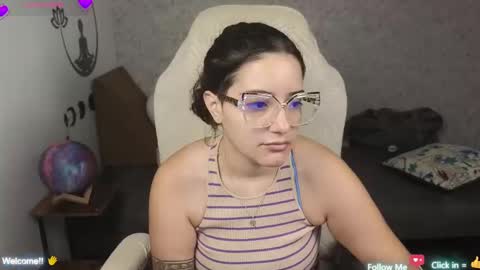 Snapshot of moonwoman_ chatting on 02-21-25, 03:34 Moon Woman online show from 02-21-25, 03:34