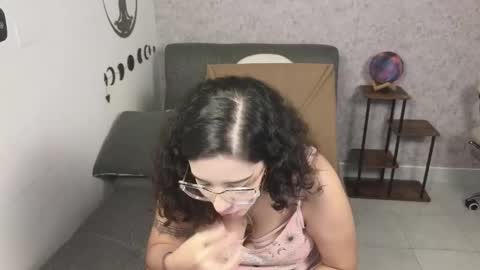 Snapshot of moonwoman_ chatting on 03-07-25, 09:40 Moon Woman online show from 03-07-25, 09:40