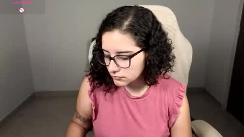 Snapshot of moonwoman_ chatting on 09-12-25, 11:37 Moon Woman online show from 09-12-25, 11:37