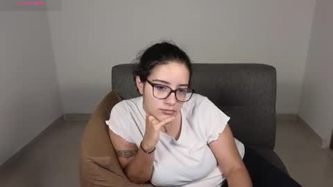 Snapshot of moonwoman_ chatting on 10-09-25, 01:25 Moon Woman online show from 10-09-25, 01:25