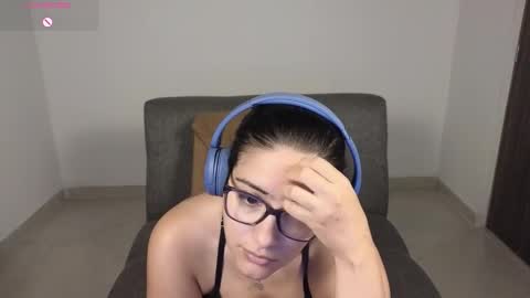 Snapshot of moonwoman_ chatting on 10-15-25, 04:56 Moon Woman online show from 10-15-25, 04:56