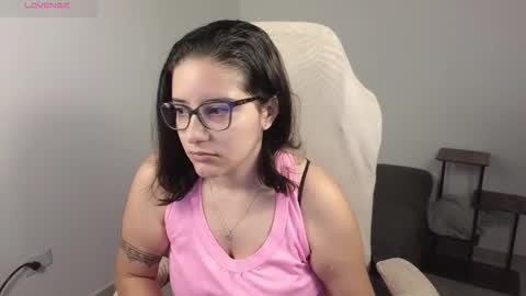 Snapshot of moonwoman_ chatting on 10-23-25, 02:55 Moon Woman online show from 10-23-25, 02:55