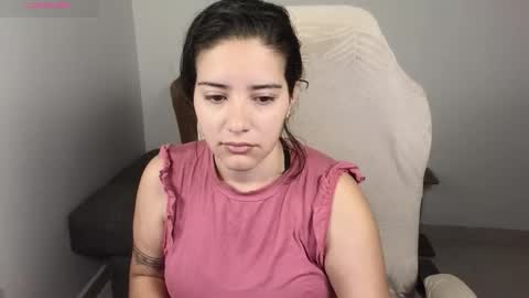 Snapshot of moonwoman_ chatting on 10-30-25, 02:57 Moon Woman online show from 10-30-25, 02:57