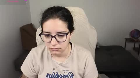 Snapshot of moonwoman_ chatting on 11-01-25, 03:08 Moon Woman online show from 11-01-25, 03:08