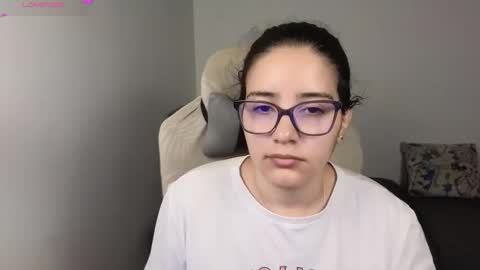 Snapshot of moonwoman_ chatting on 11-02-25, 01:52 Moon Woman online show from 11-02-25, 01:52