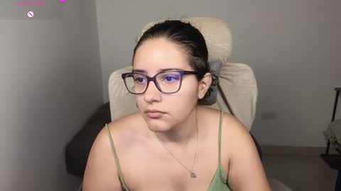 Snapshot of moonwoman_ chatting on 11-05-25, 06:13 Moon Woman online show from 11-05-25, 06:13