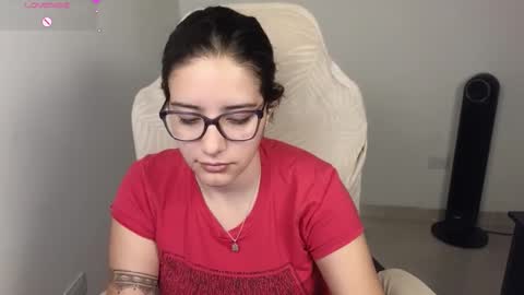 Snapshot of moonwoman_ chatting on 11-16-25, 12:27 Moon Woman online show from 11-16-25, 12:27