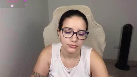 Snapshot of moonwoman_ chatting on 11-17-25, 03:12 Moon Woman online show from 11-17-25, 03:12