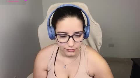 Snapshot of moonwoman_ chatting on 11-23-25, 02:11 Moon Woman online show from 11-23-25, 02:11