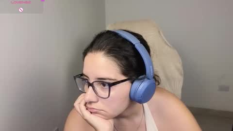 Snapshot of moonwoman_ chatting on 11-27-25, 07:05 Moon Woman online show from 11-27-25, 07:05