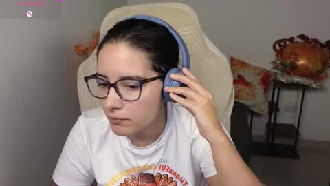 Snapshot of moonwoman_ chatting on 11-30-25, 06:50 Moon Woman online show from 11-30-25, 06:50