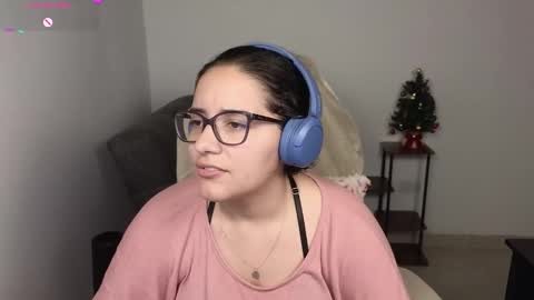 Snapshot of moonwoman_ chatting on 12-02-25, 12:49 Moon Woman online show from 12-02-25, 12:49